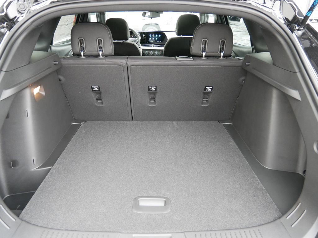 New 2026 Chevrolet Trax RS w/ Sunroof Package FWD image 9