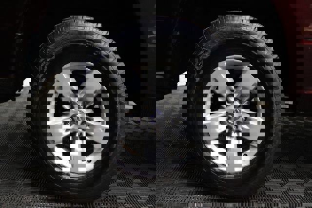 Used 2018 RAM 1500 Express image 8