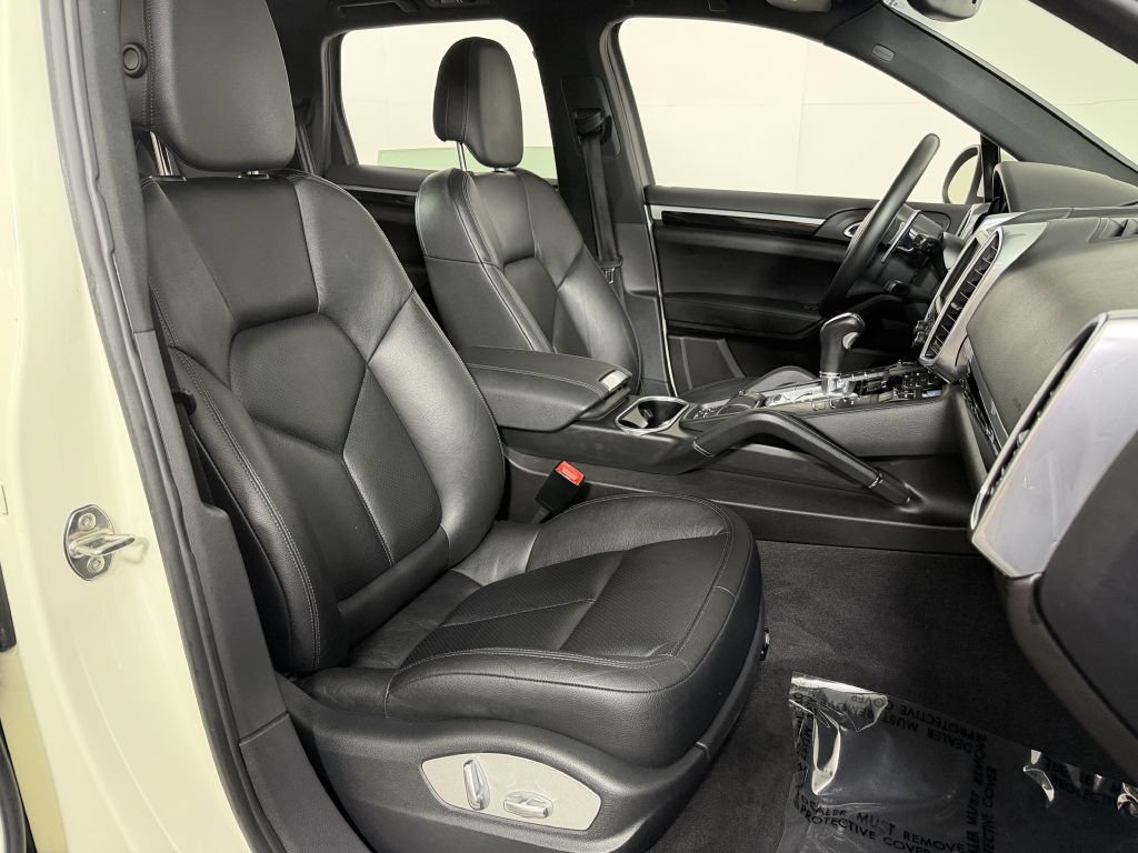 Used 2011 Porsche Cayenne AWD/4WD image 17