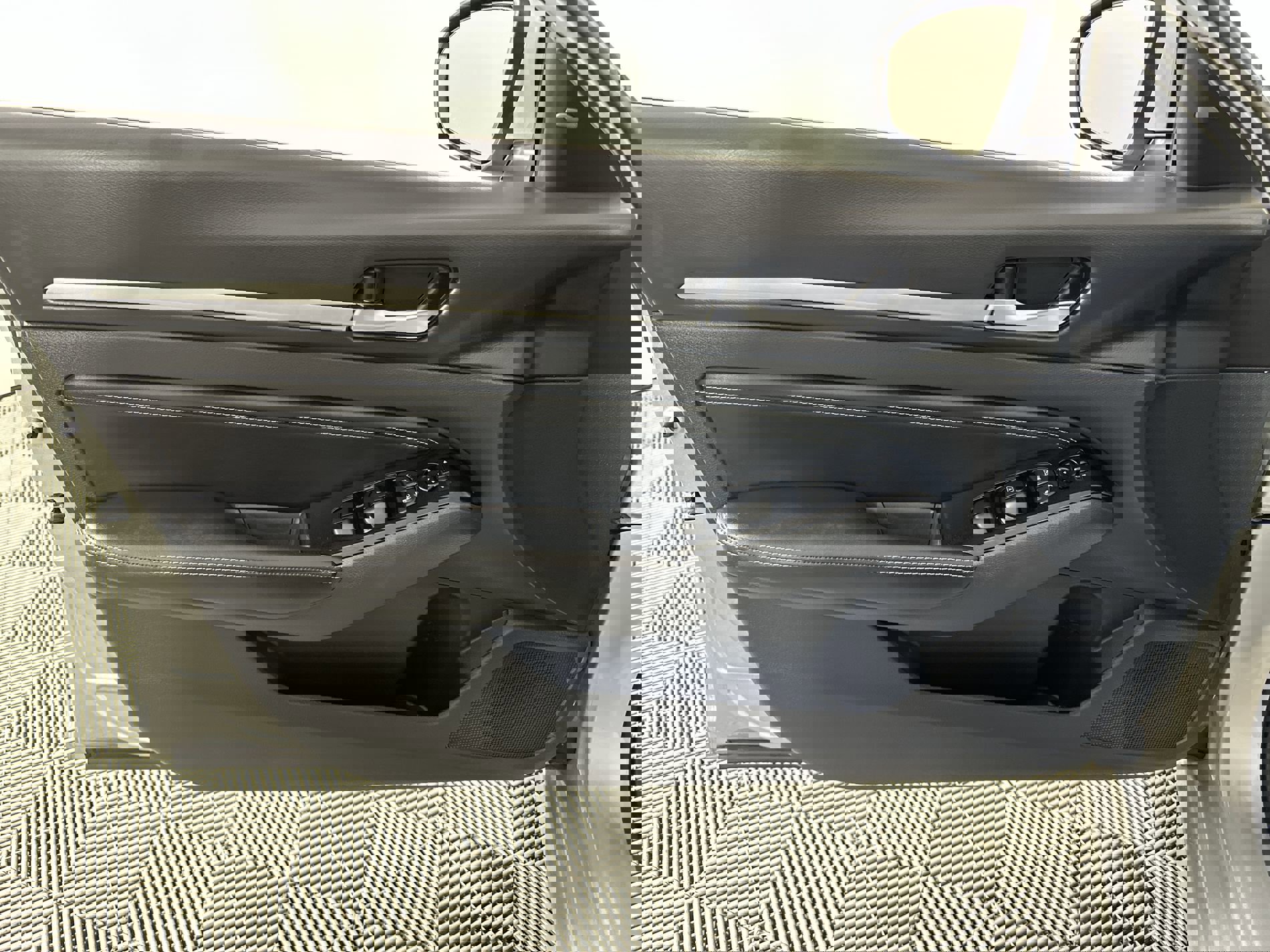 Used 2023 Nissan Altima 2.5 SV w/ SV Premium Package image 59