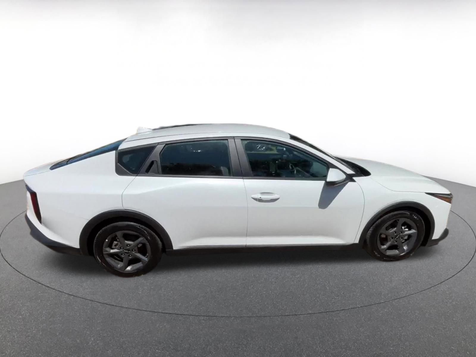 Used 2025 Kia K4 FWD image 16