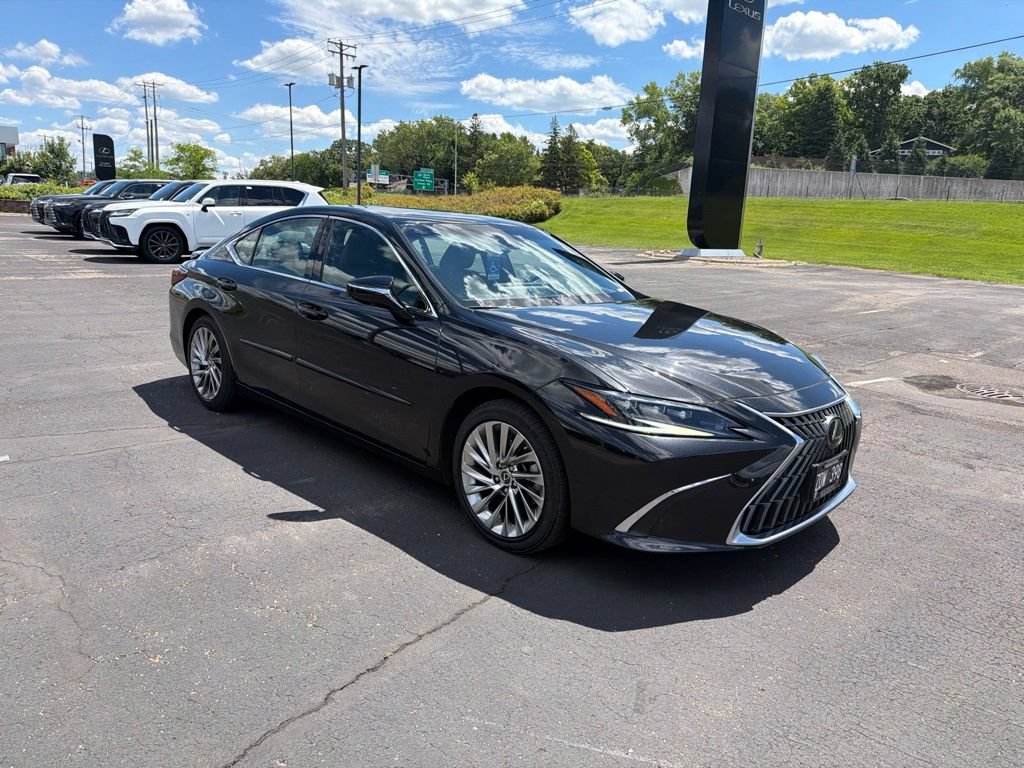 Used 2022 Lexus ES 350 Ultra Luxury w/ Accessory Package 2 FWD image 18