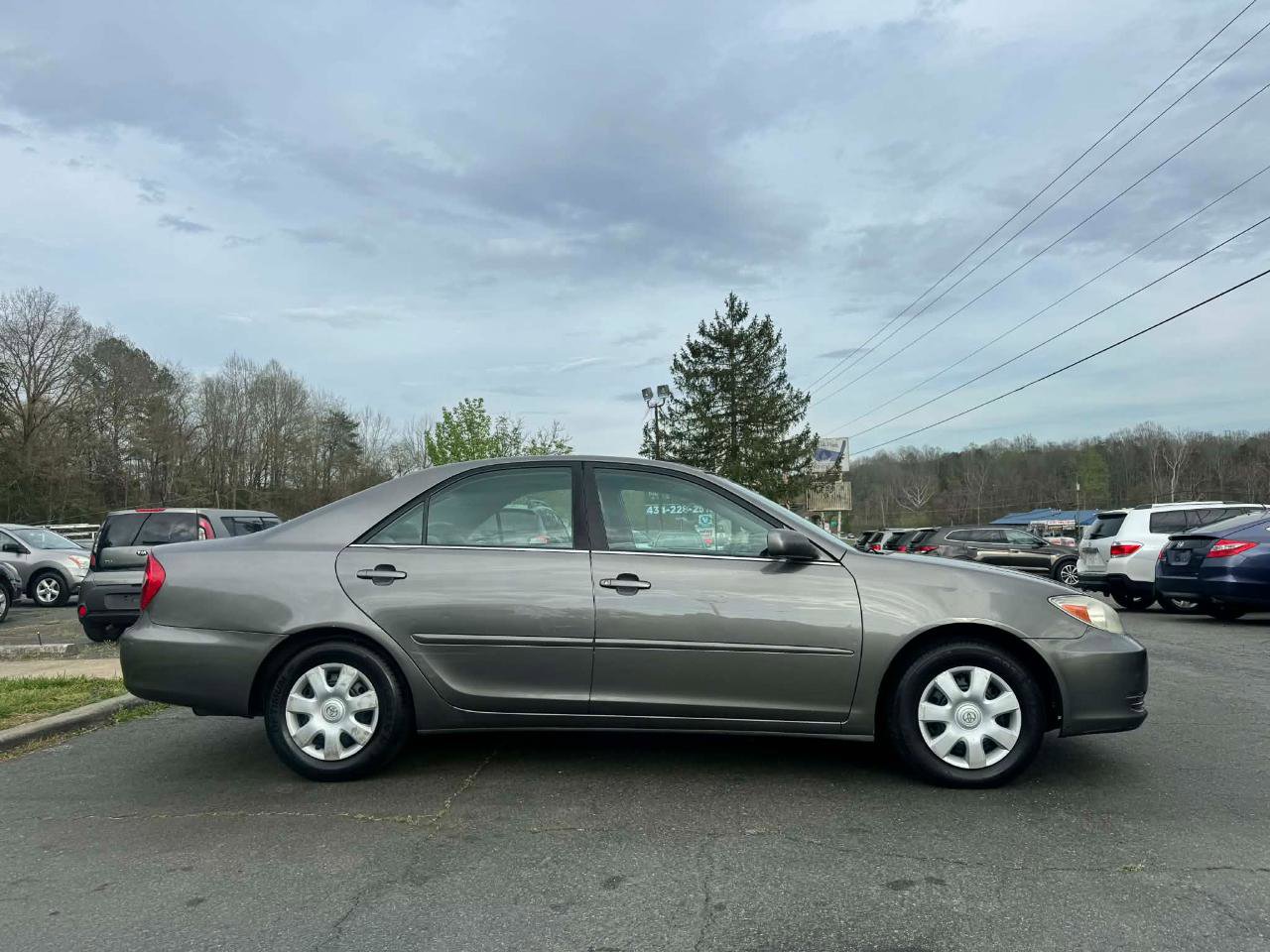 Used 2002 Toyota Camry LE FWD image 4