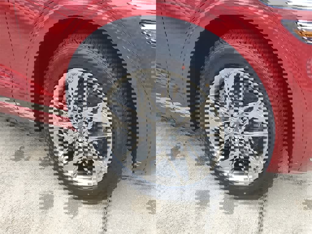 Used 2025 Genesis GV70 2.5T image 5