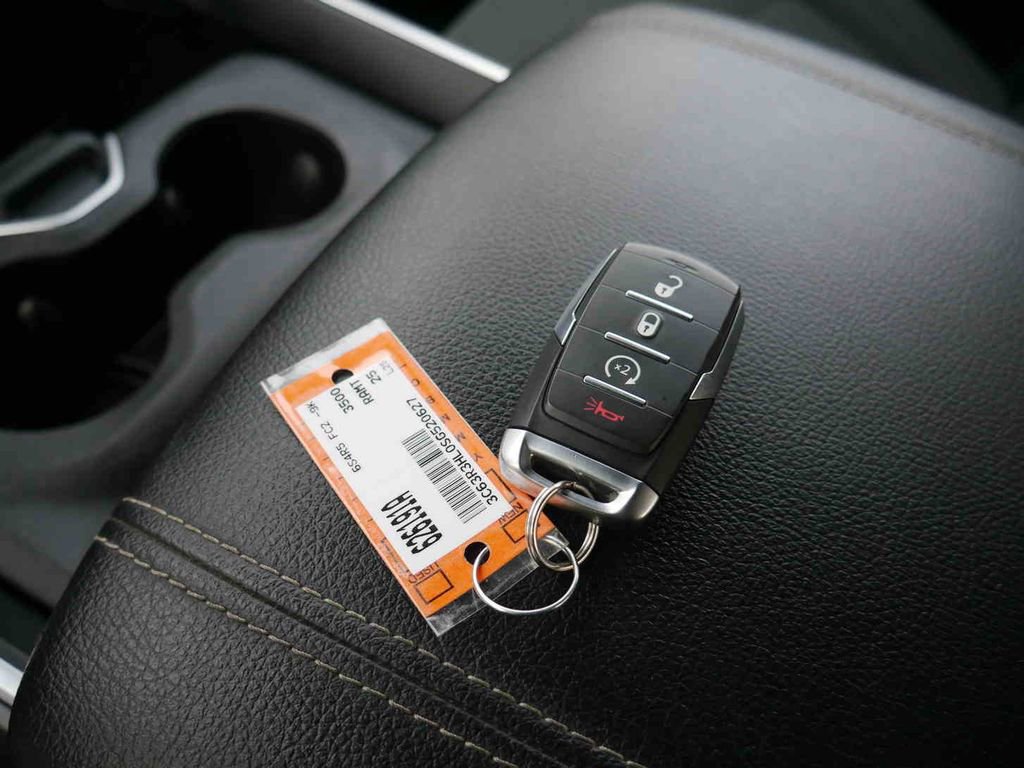 Certified 2025 RAM 3500 Big Horn image 30