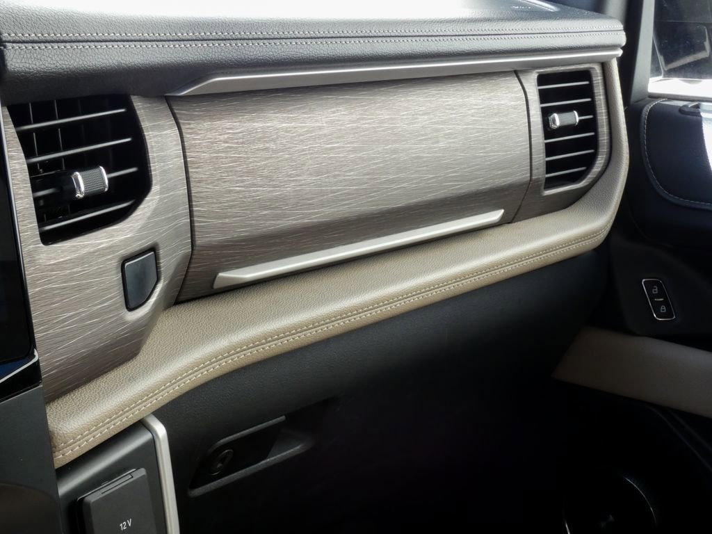 Used 2024 Ford Expedition Limited image 22