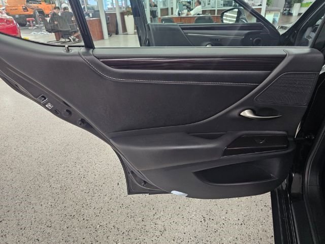 Used 2019 Lexus ES 350 image 26