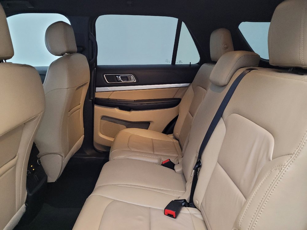 Used 2017 Ford Explorer XLT w/ Equipment Group 202A image 18