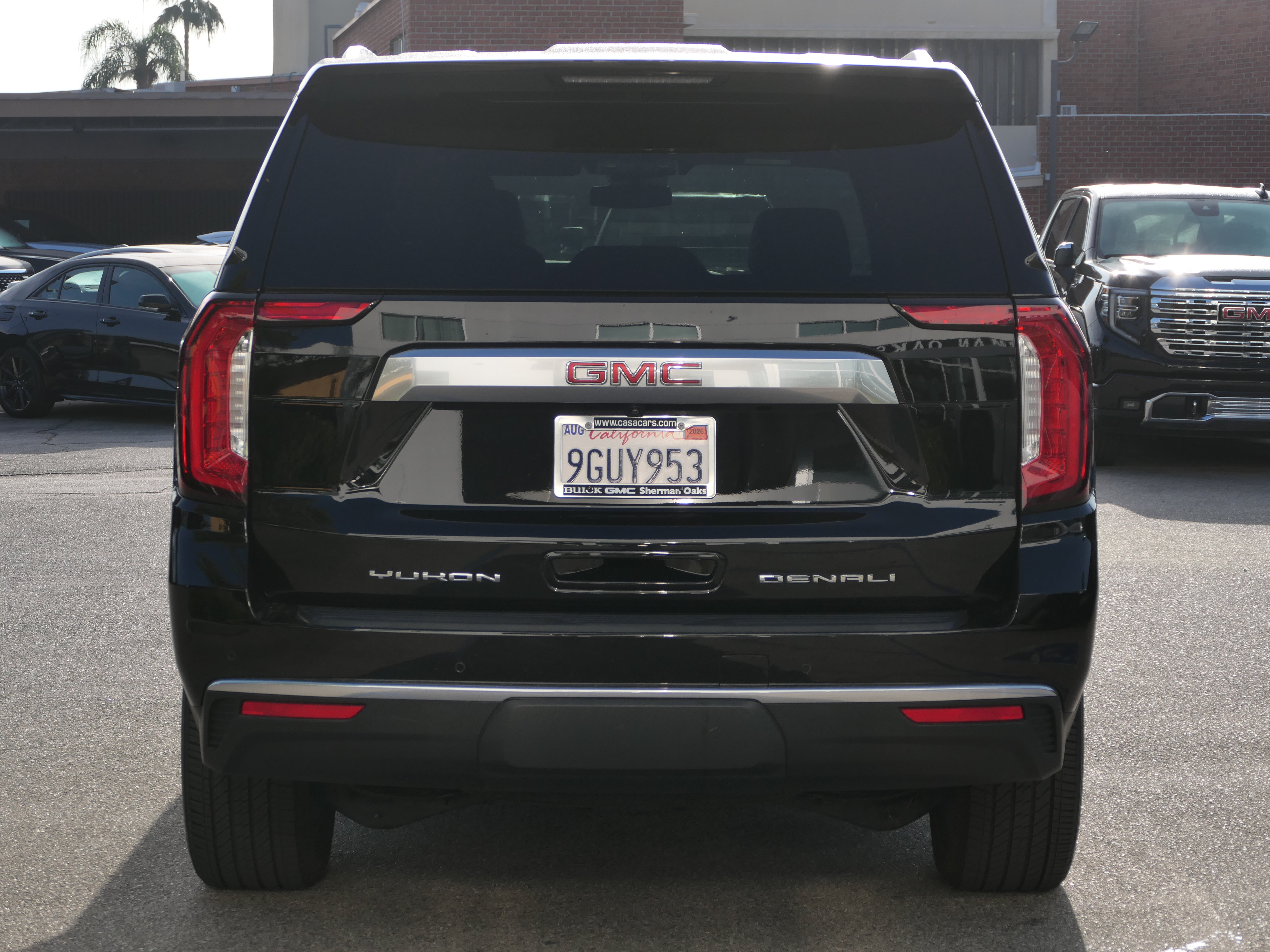 Used 2023 GMC Yukon Denali RWD image 4