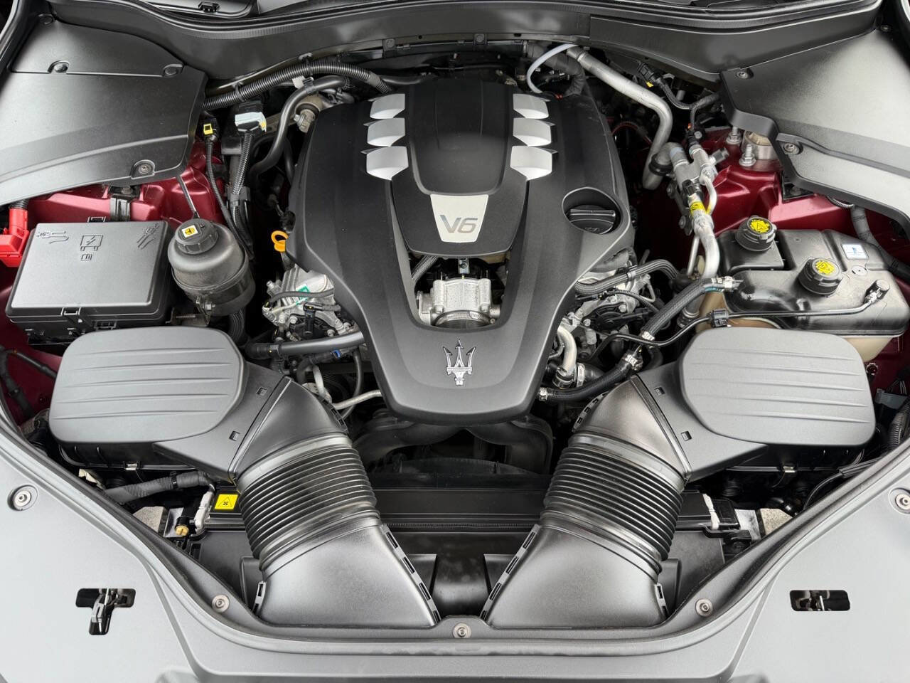 Used 2017 Maserati Levante w/ Sport Package image 18