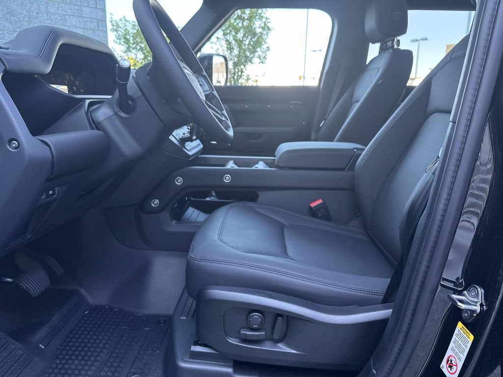 New 2026 Land Rover Defender 110 X-Dynamic SE AWD/4WD image 19