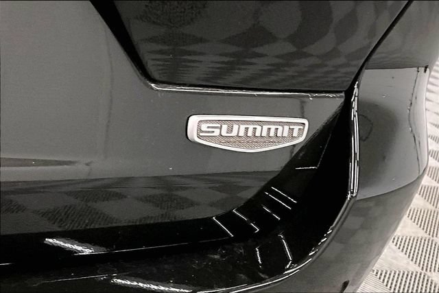 Used 2024 Jeep Grand Cherokee Summit AWD/4WD image 9