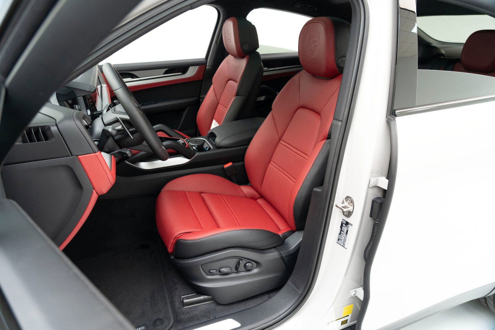 New 2026 Porsche Cayenne Coupe image 5
