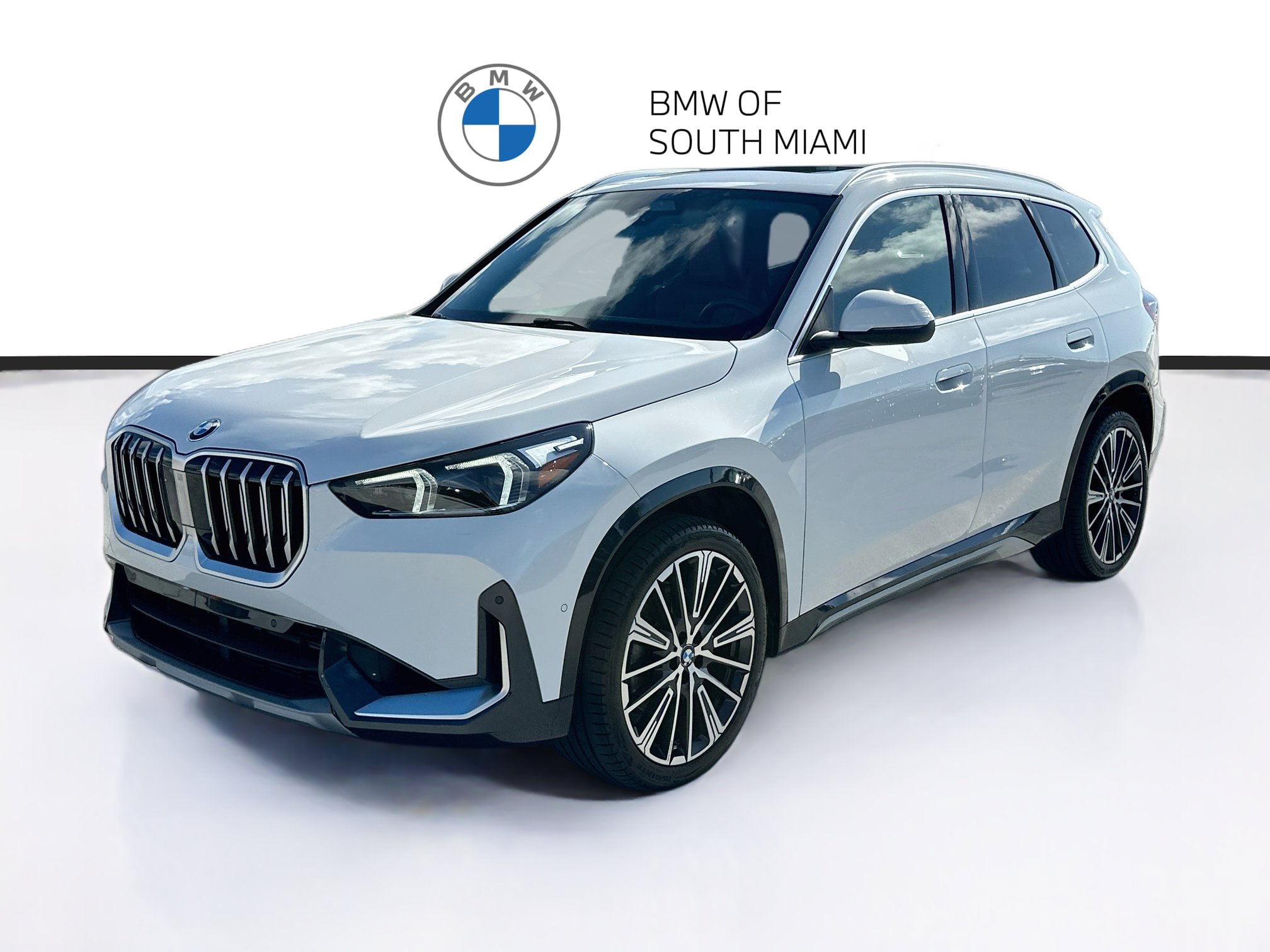 Certified 2025 BMW X1 xDrive28i w/ Convenience Package AWD/4WD image 3