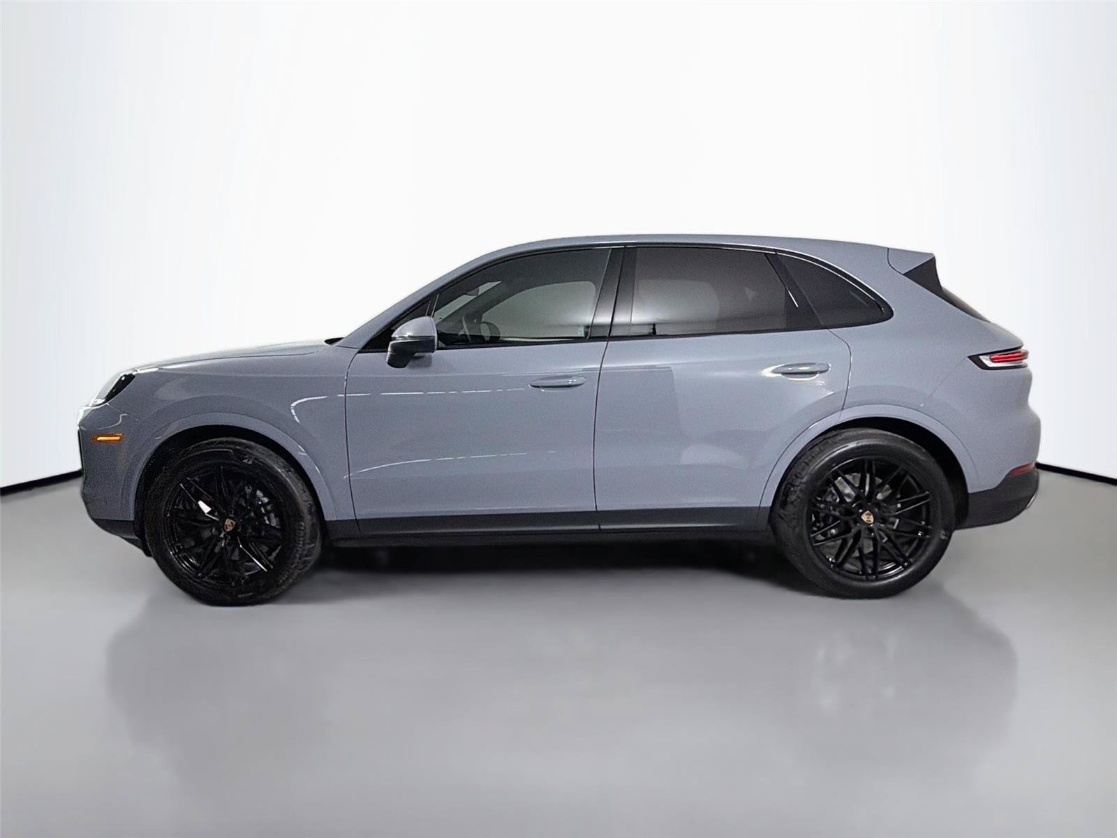 Certified 2026 Porsche Cayenne AWD/4WD image 2