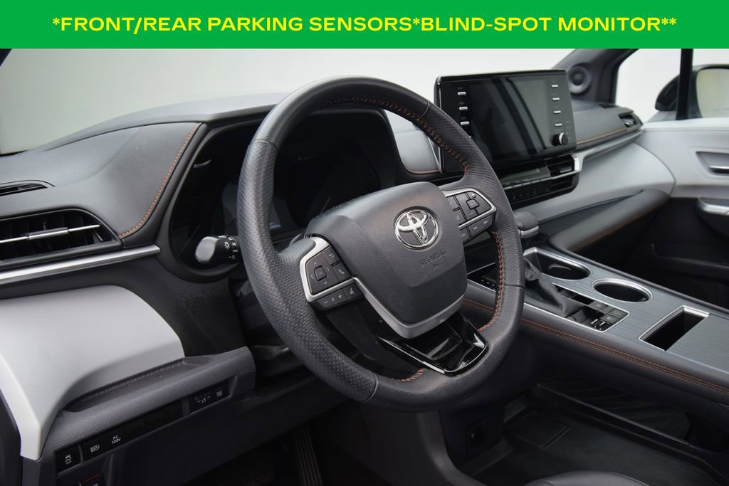 Used 2021 Toyota Sienna XSE w/ XSE Plus Package image 15