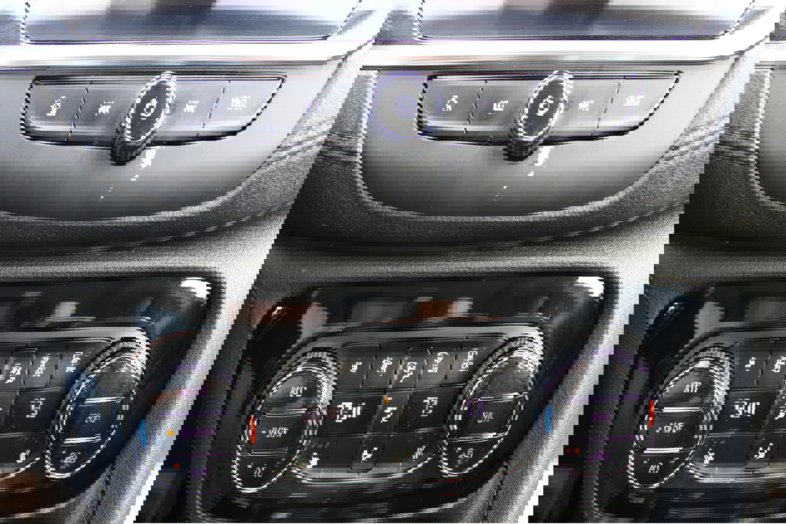 Used 2020 Buick Encore GX Essence w/ Experience Buick Package image 28