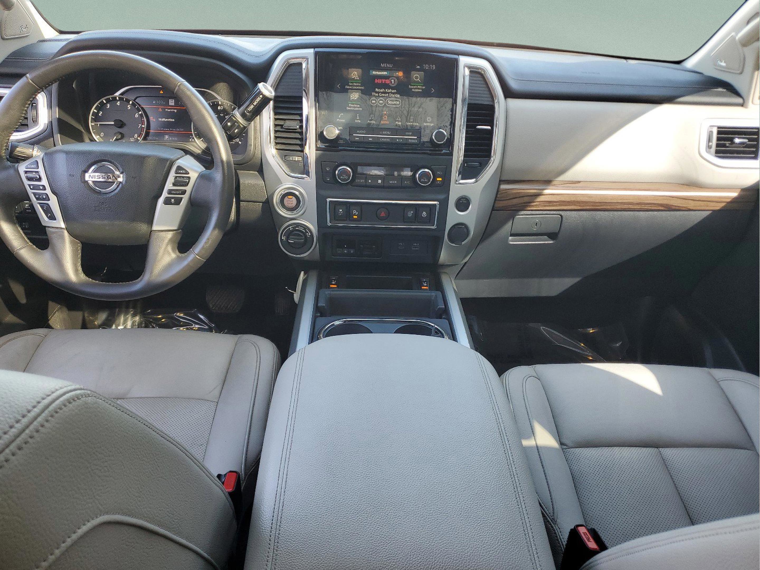 Used 2020 Nissan Titan SL w/ Moonroof Package image 9
