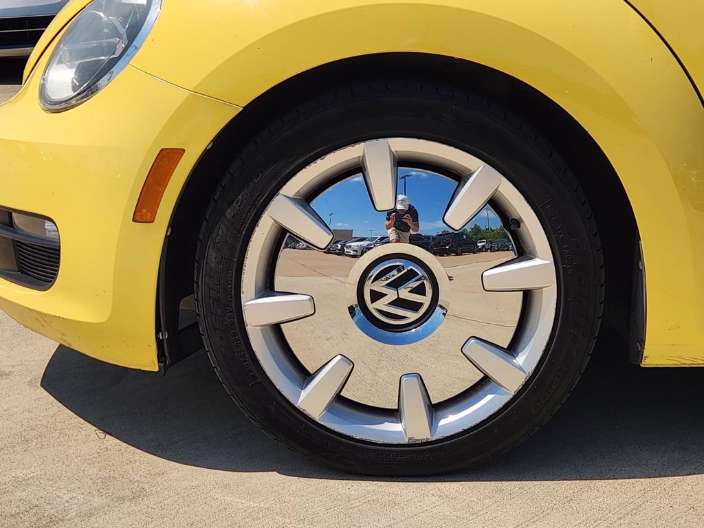 Used 2015 Volkswagen Beetle 1.8T FWD image 11