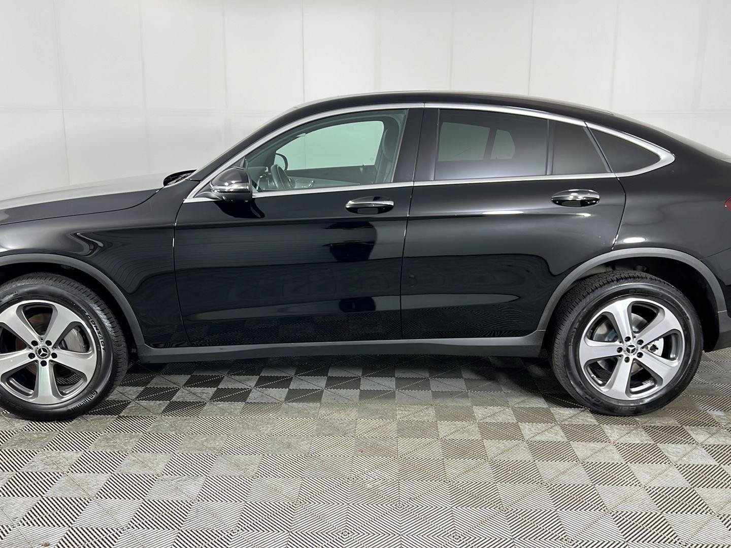 Used 2023 Mercedes-Benz GLC 300 4MATIC Coupe image 25