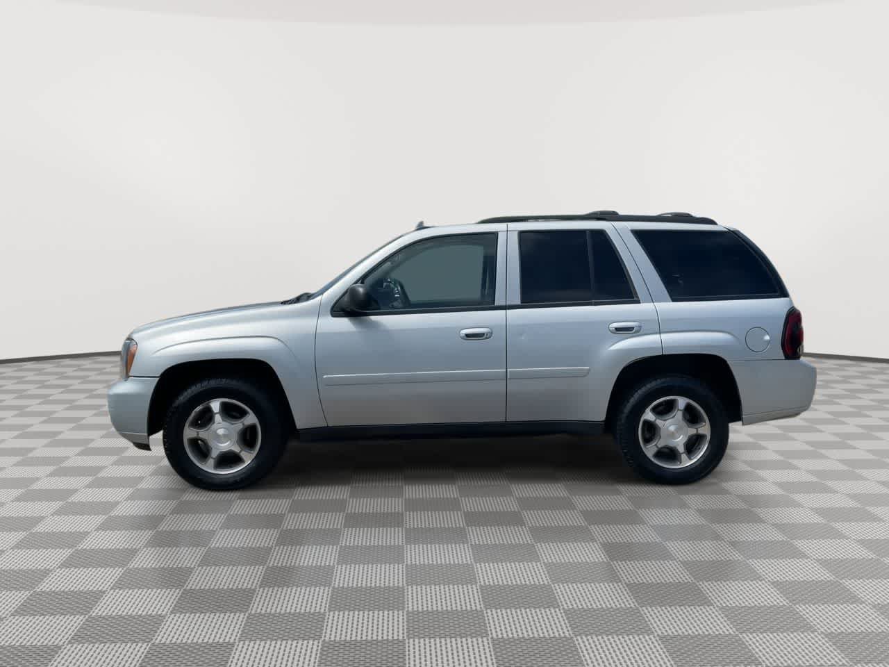 Used 2008 Chevrolet TrailBlazer LT w/ Sun And Sound Package RWD image 5