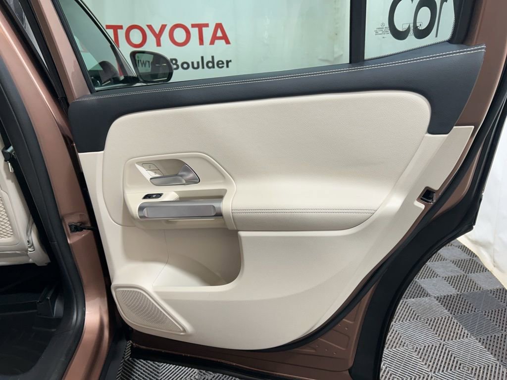 Used 2022 Mercedes-Benz GLB 250 4MATIC image 14