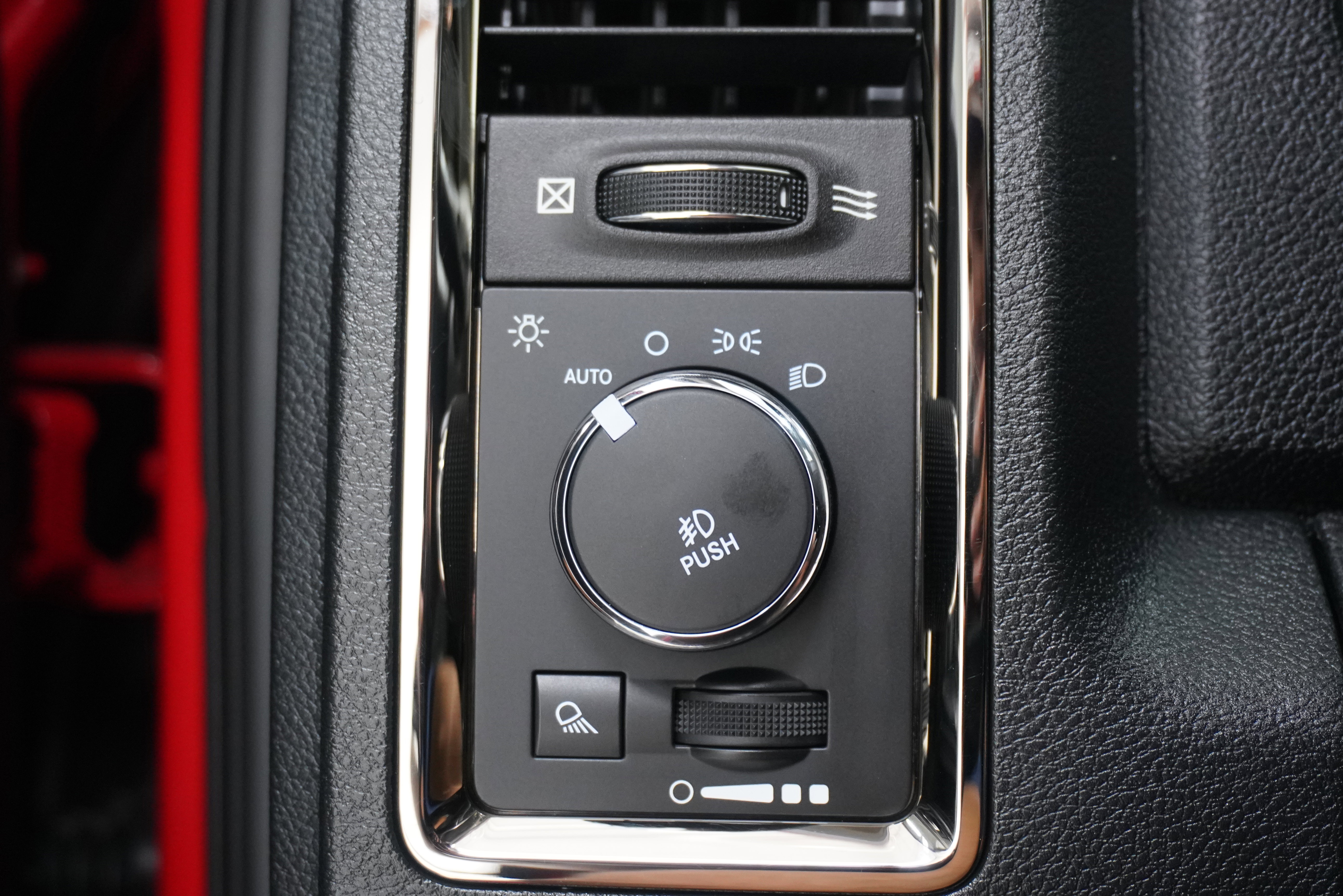 Used 2014 RAM 1500 Sport image 23