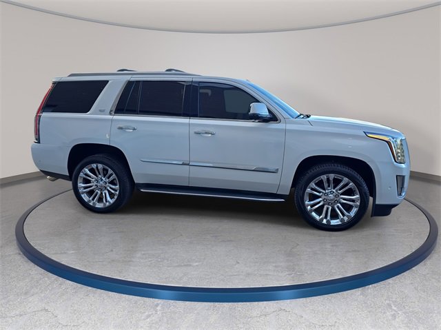 Used 2020 Cadillac Escalade Luxury w/ LPO, Radiant Package image 5