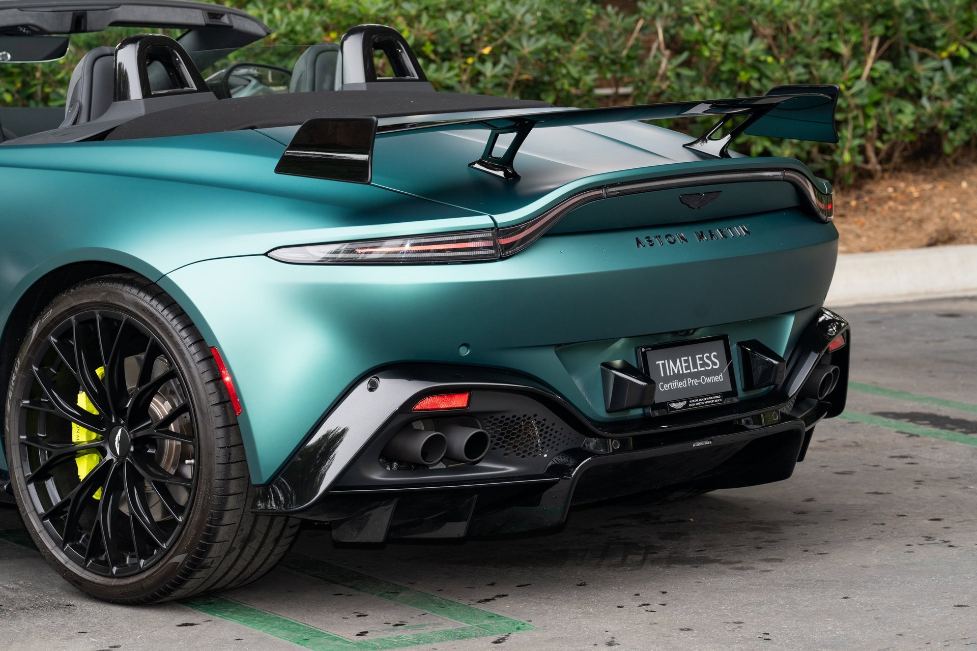 Used 2023 Aston Martin V8 Vantage Roadster image 26