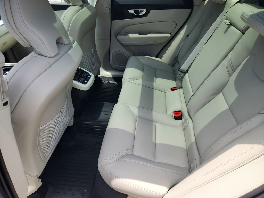 New 2026 Volvo XC60 B5 Ultra w/ Protection Package Premier AWD/4WD image 11