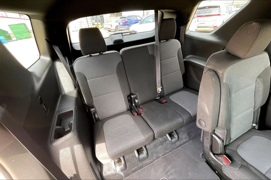 Used 2023 Chevrolet Traverse LT FWD image 28