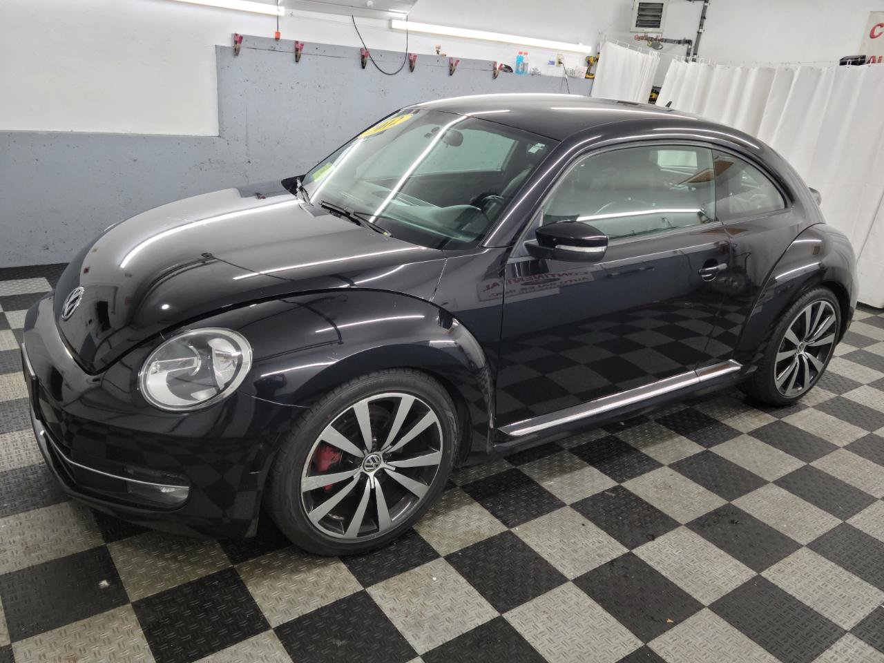 Used 2012 Volkswagen Beetle 2.0T FWD image 2