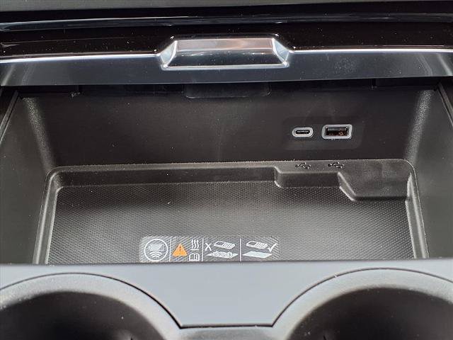 New 2026 GMC Yukon XL Denali w/ Sun & Power Step Package AWD/4WD image 9
