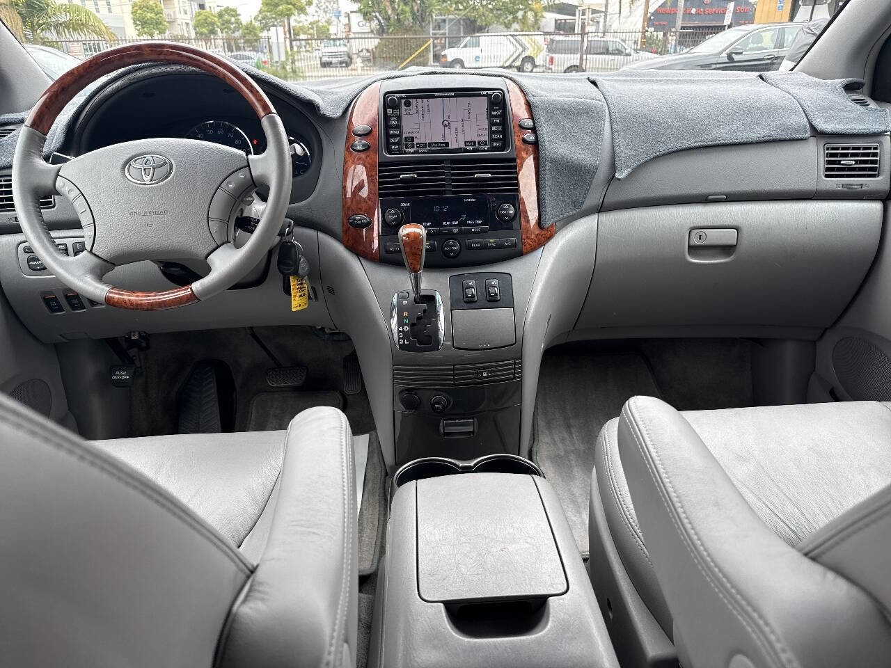 Used 2009 Toyota Sienna XLE Limited FWD image 22