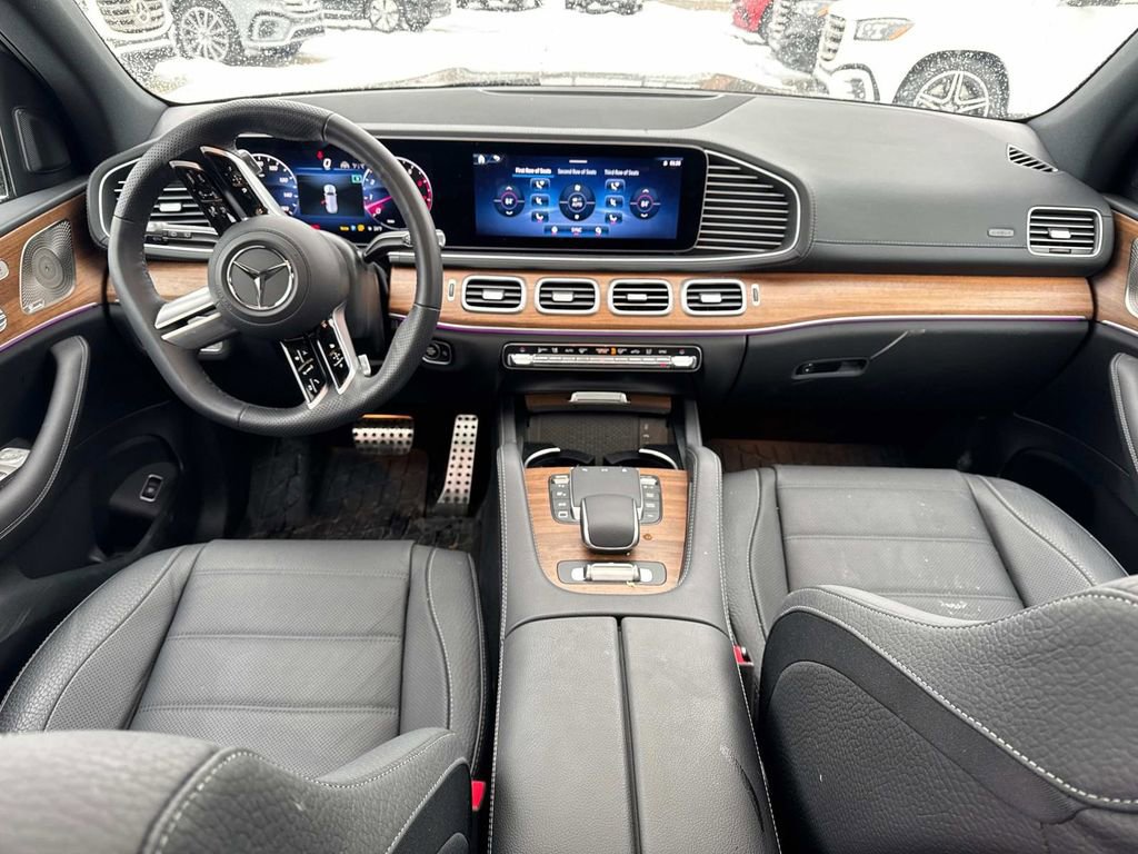 Certified 2025 Mercedes-Benz GLS 450 4MATIC image 17