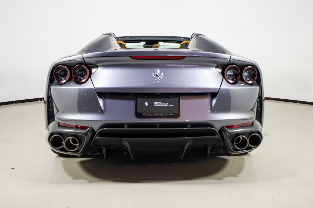 Used 2022 Ferrari 812 GTS RWD image 9