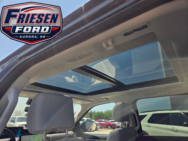 Used 2025 Ford Expedition Platinum w/ Driver's Package AWD/4WD image 28