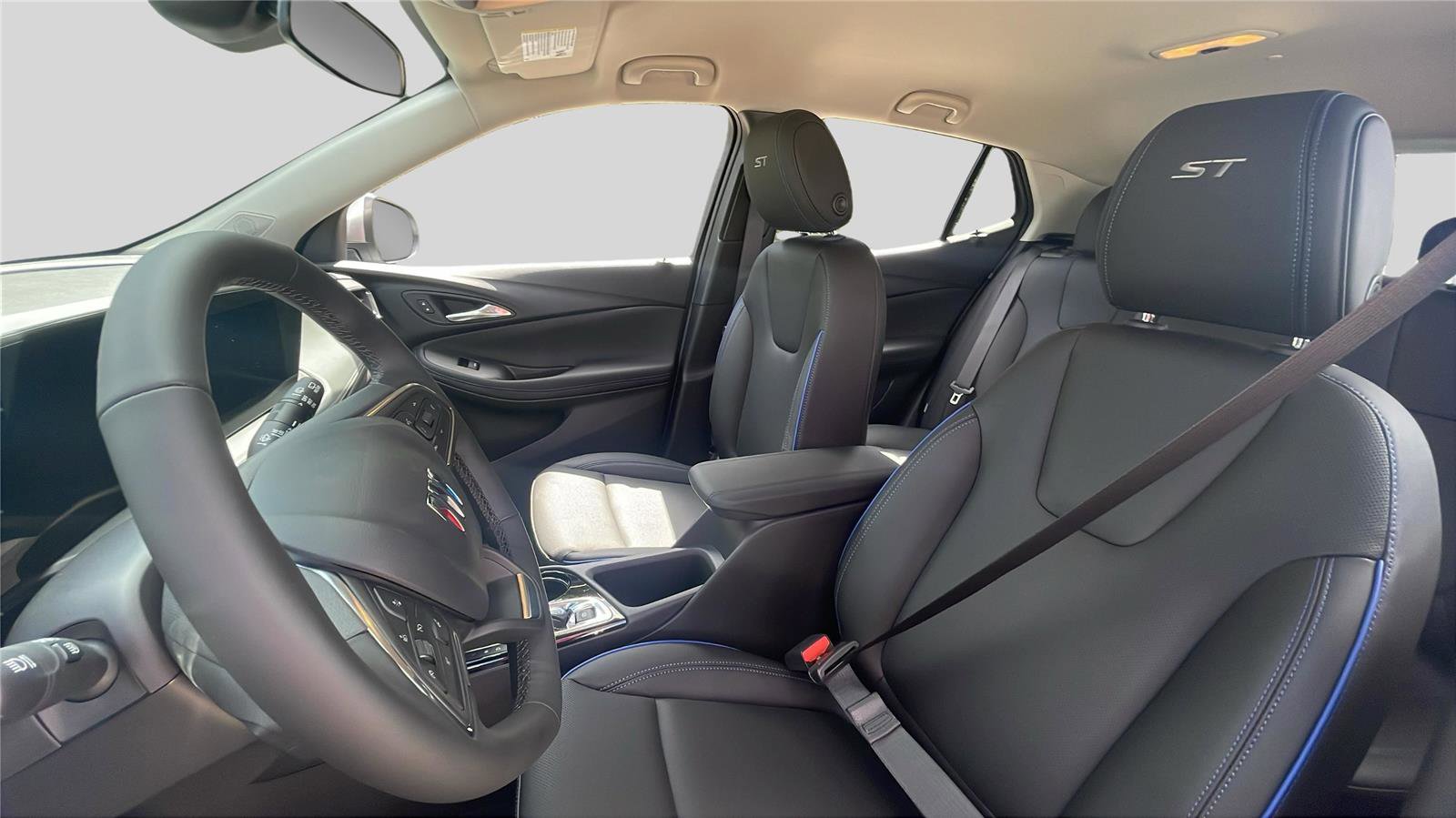 Used 2025 Buick Encore GX Sport Touring w/ Comfort Package AWD/4WD image 15