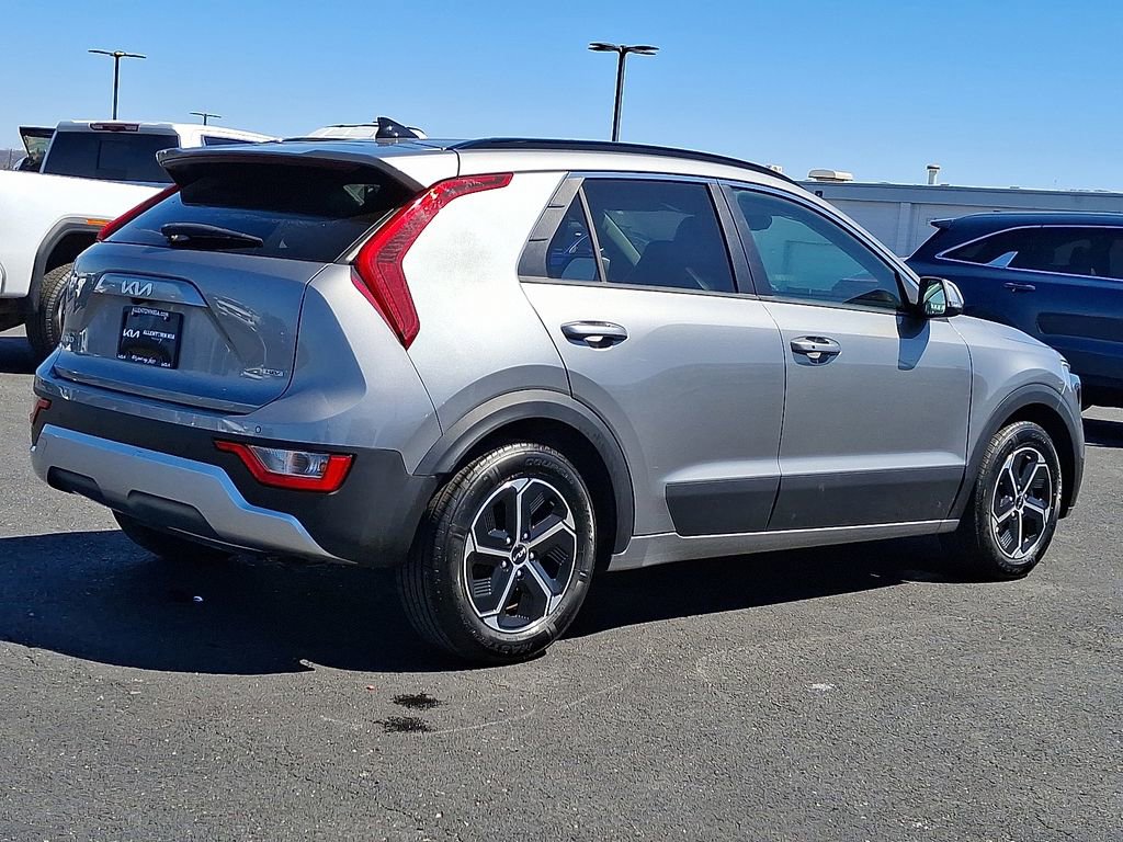 Certified 2023 Kia Niro EX FWD image 6