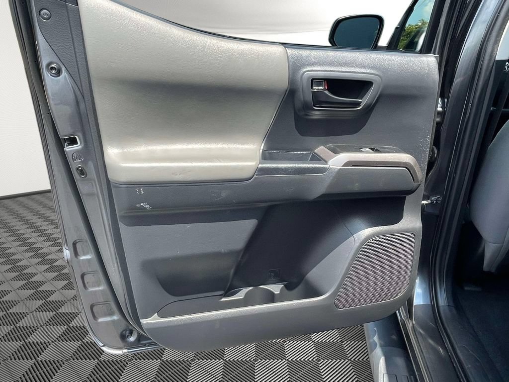 Used 2023 Toyota Tacoma SR5 AWD/4WD image 16