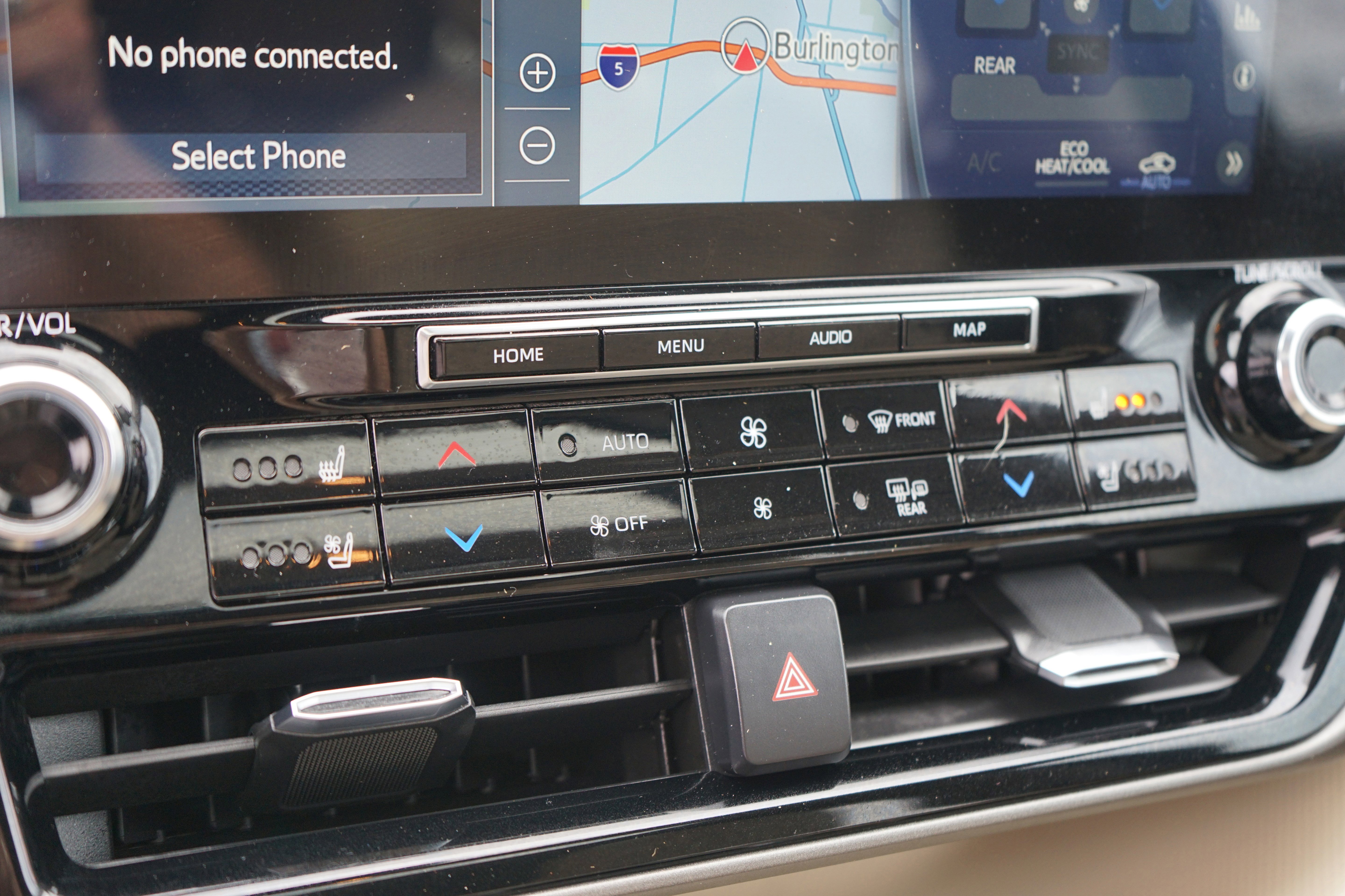 Used 2022 Toyota Highlander Limited image 18