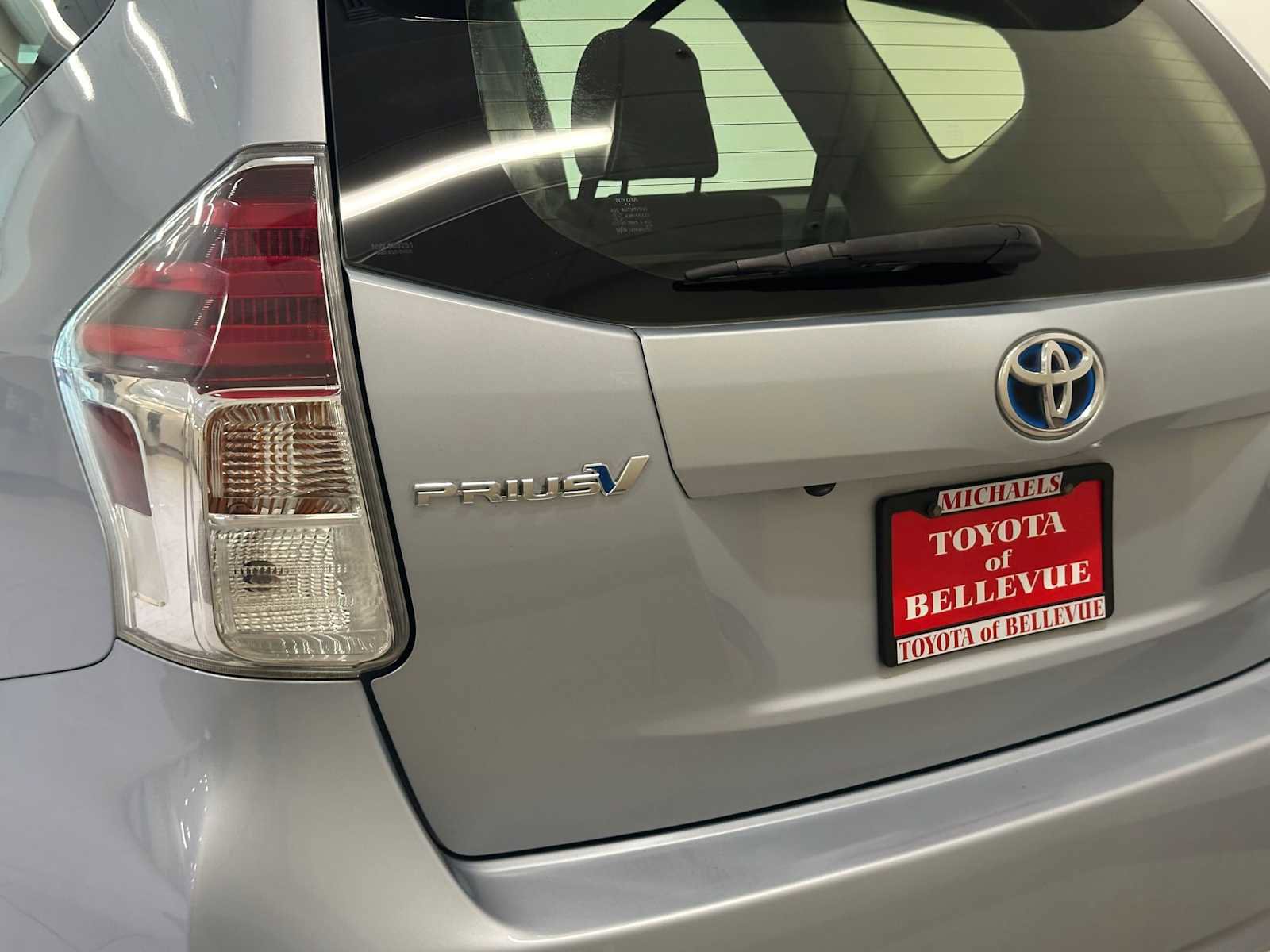 Used 2016 Toyota Prius V Two FWD image 7