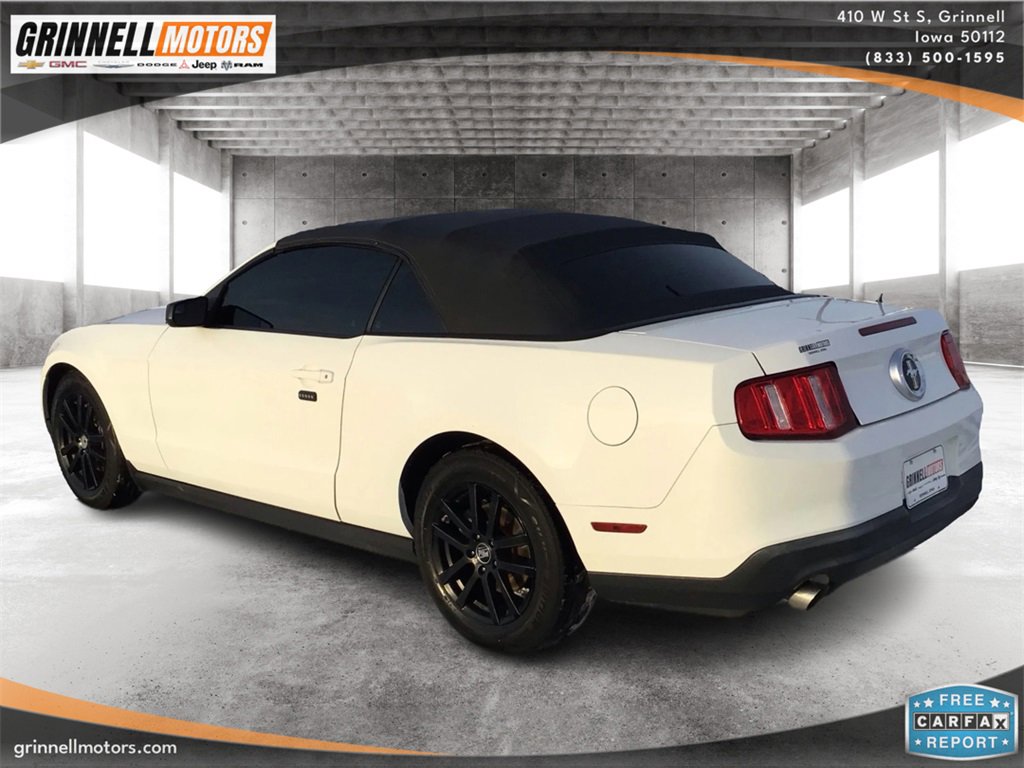 Used 2012 Ford Mustang Convertible image 7