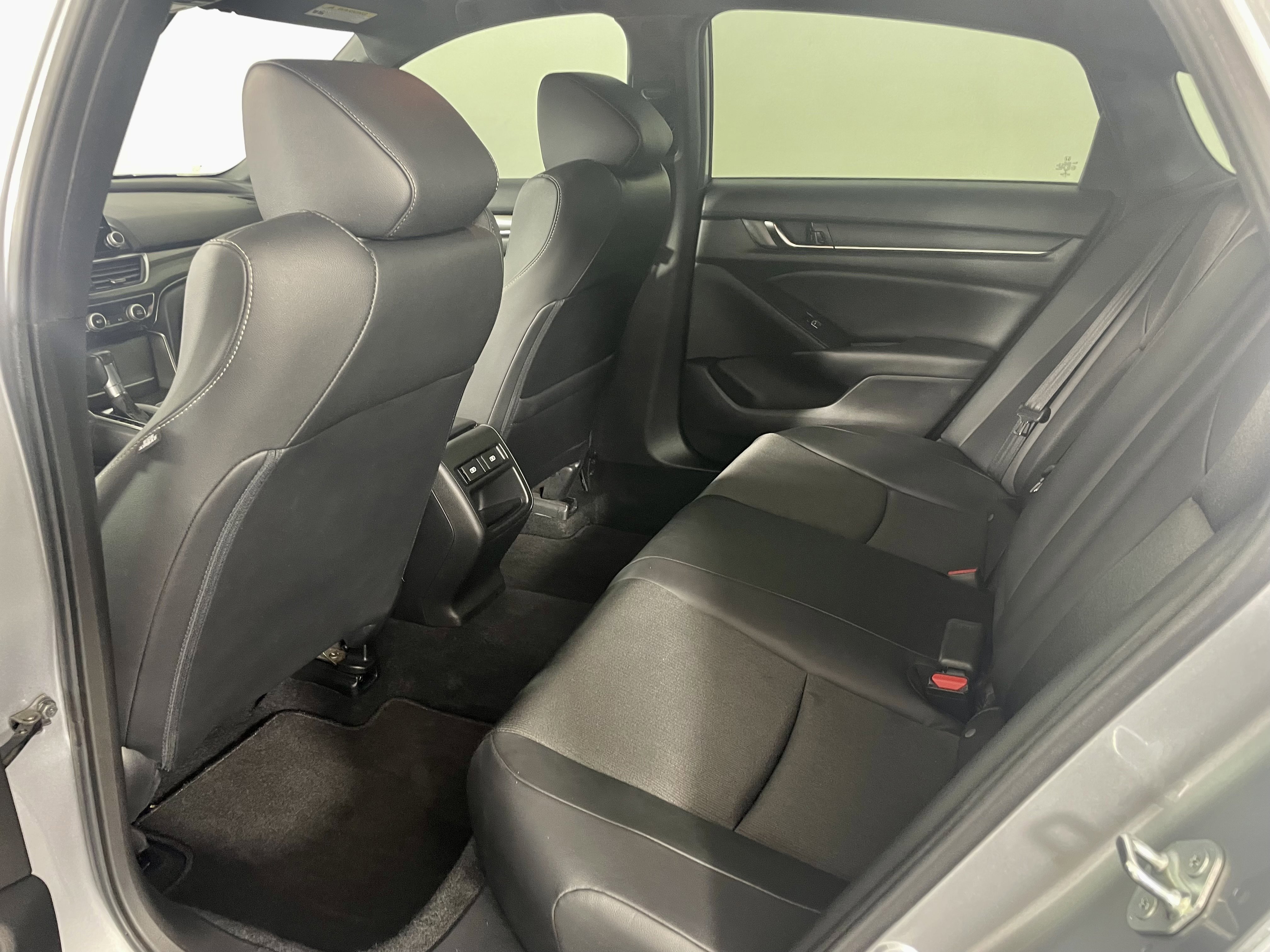 Used 2021 Honda Accord Sport image 12