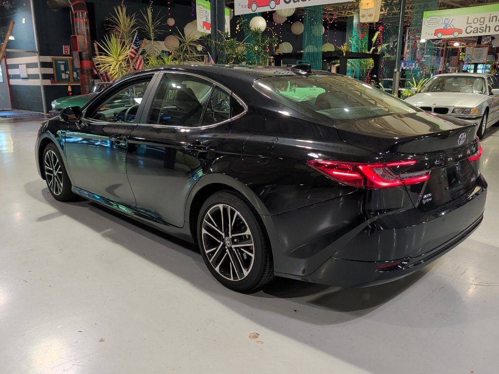 Used 2025 Toyota Camry XLE w/ Premium Plus Package AWD/4WD image 16