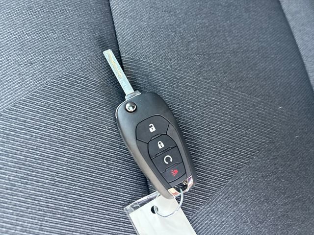 New 2026 Chevrolet Trax RS w/ Sunroof Package FWD image 32