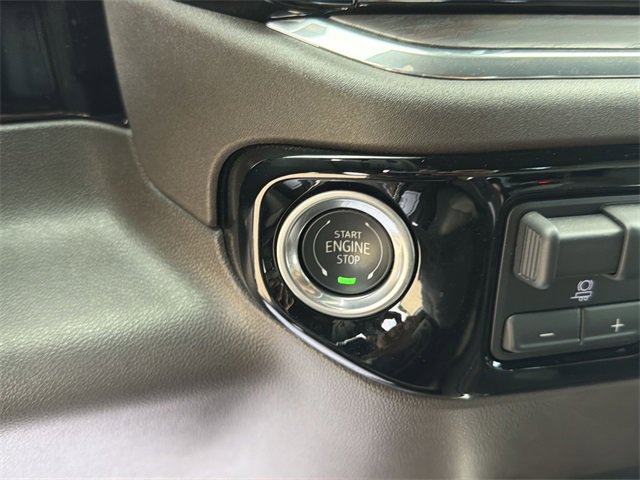 Certified 2025 GMC Sierra 1500 SLT image 16