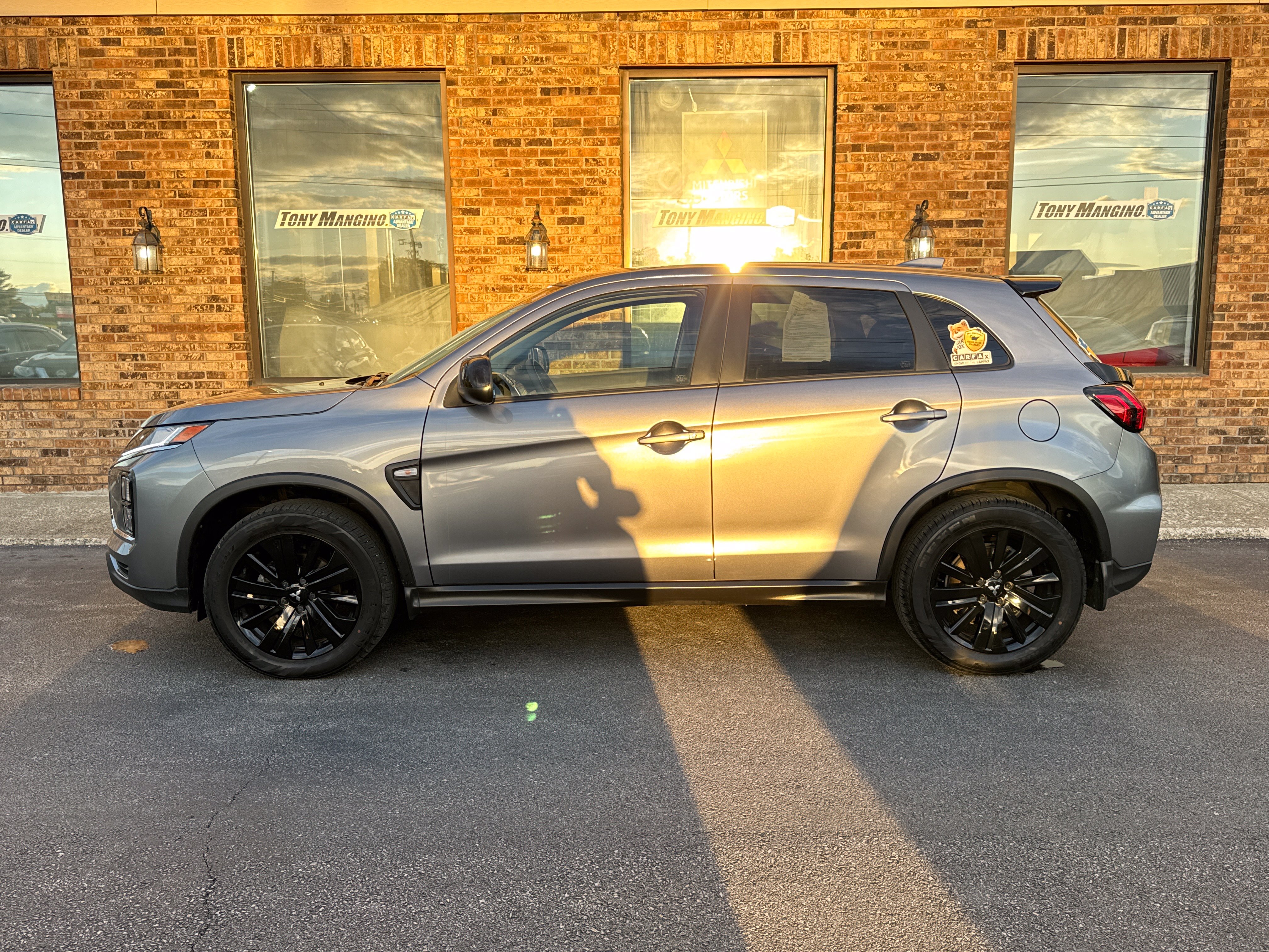 Used 2024 Mitsubishi Outlander Sport LE AWD/4WD image 2
