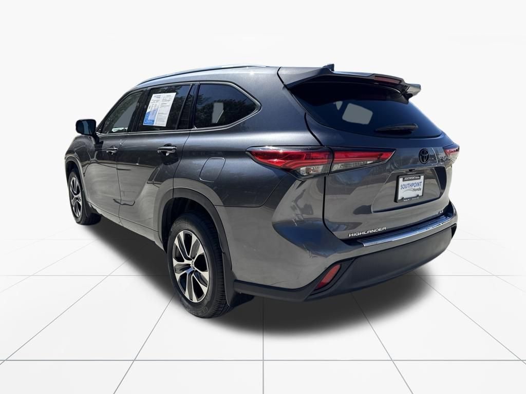 Used 2020 Toyota Highlander XLE image 6