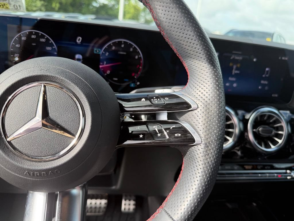 Used 2025 Mercedes-Benz GLA 250 image 12